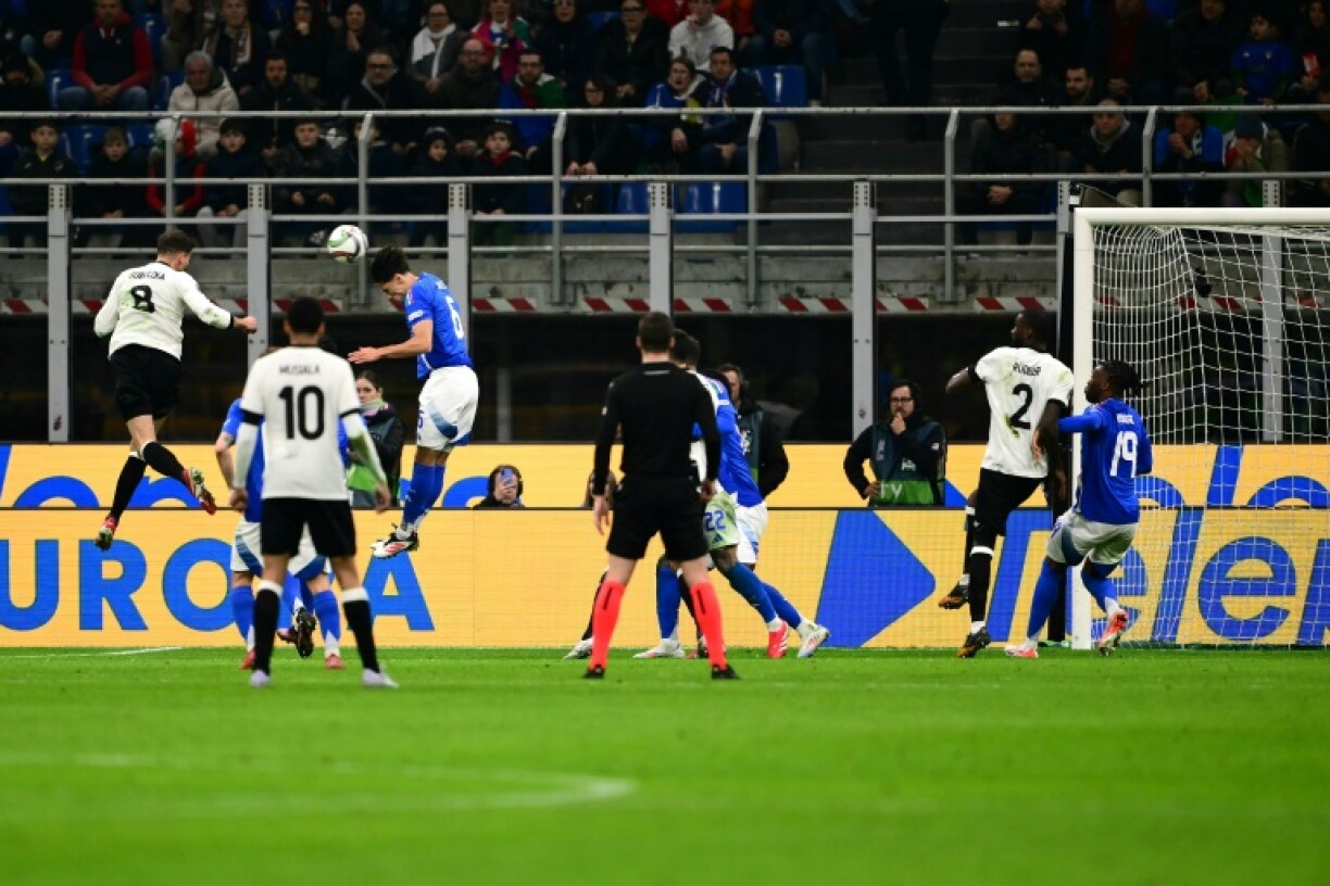 Leon Goretzka (L) scored Germany's winning goal against Italy