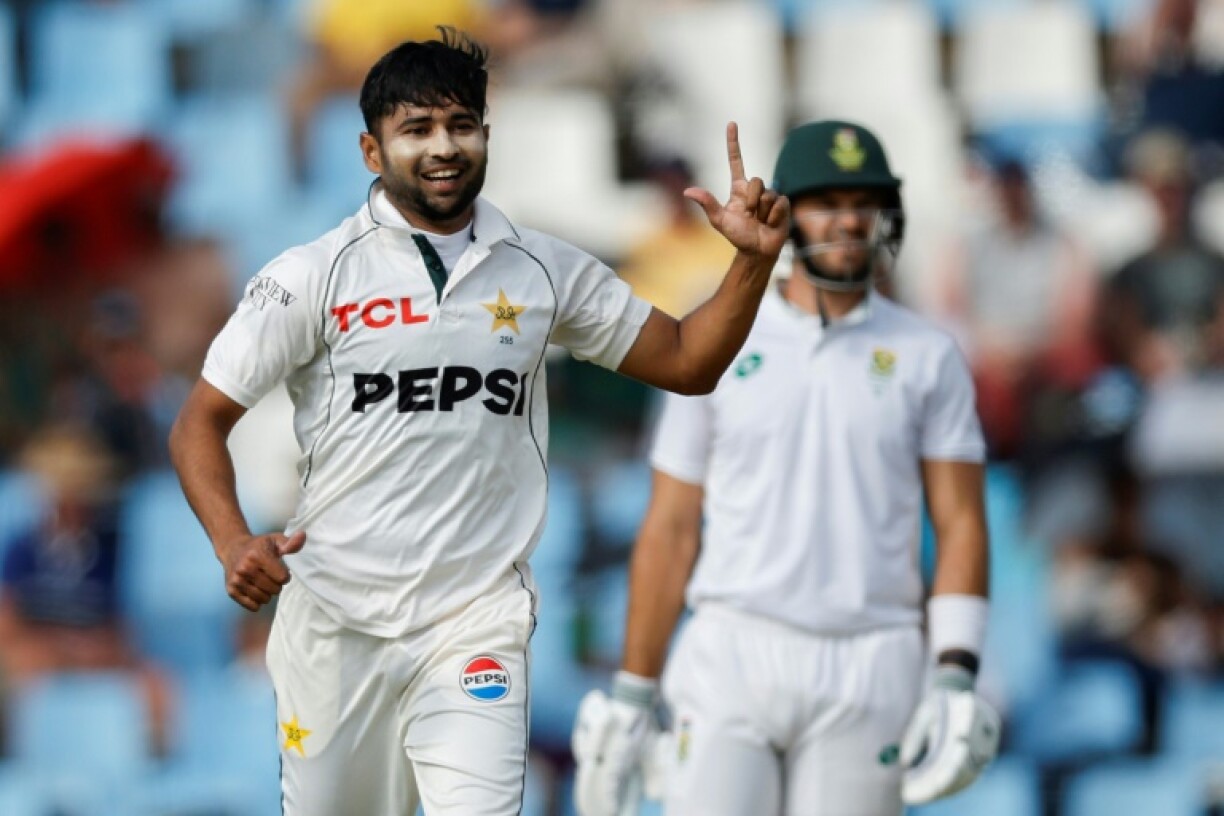 Pakistan's Khurram Shahzad picked up two of three South Africa wickets as the tourists fought back with the ball