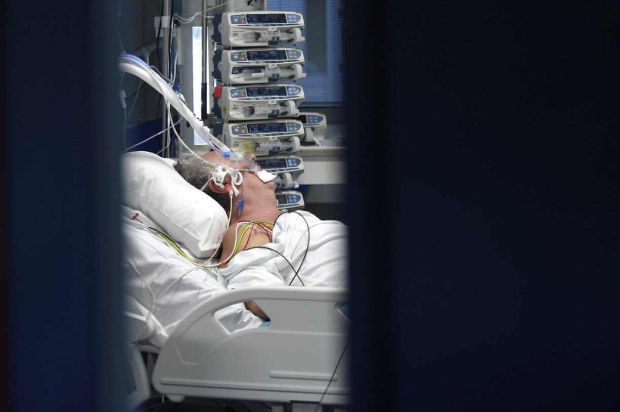 Un patient hospitalisé en soins intensifs au CHU de Strasbourg à la mi-novembre.