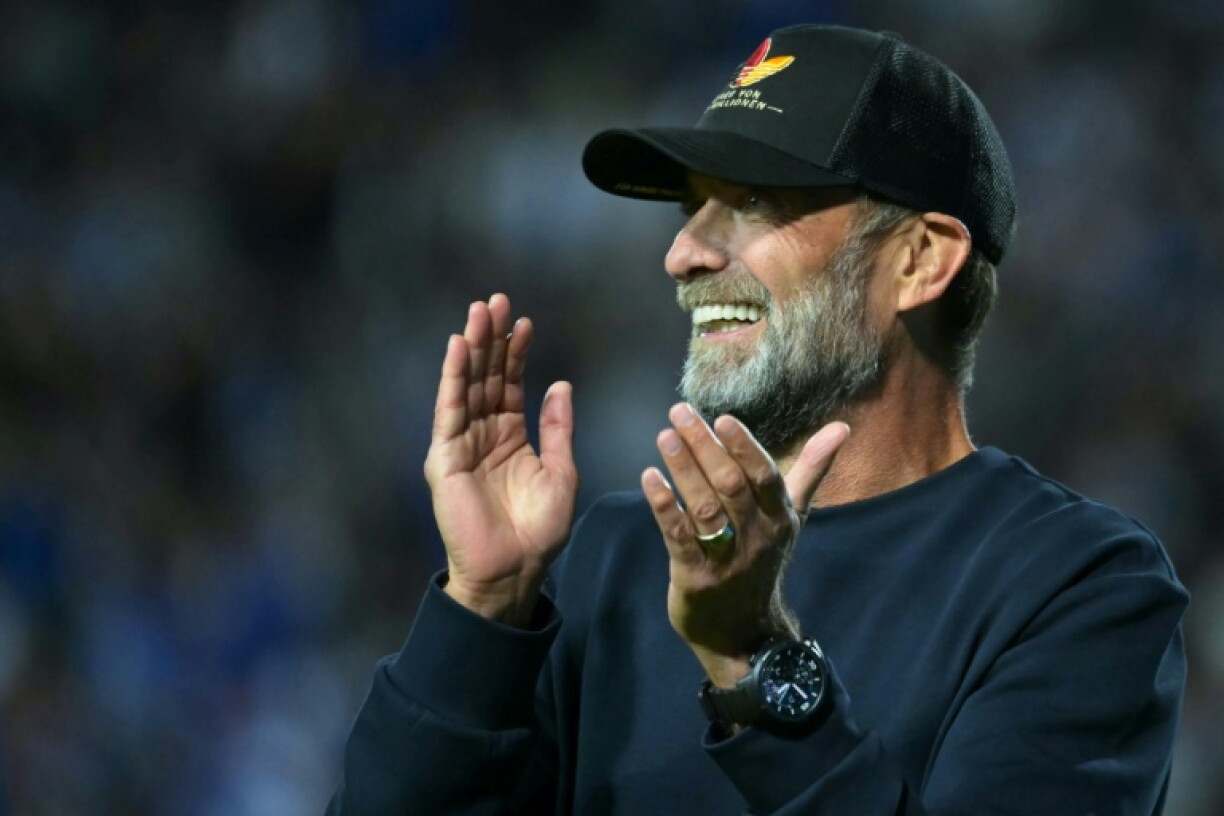 Jurgen Klopp applauds his Germany players after they were held to a goalless draw in Greece