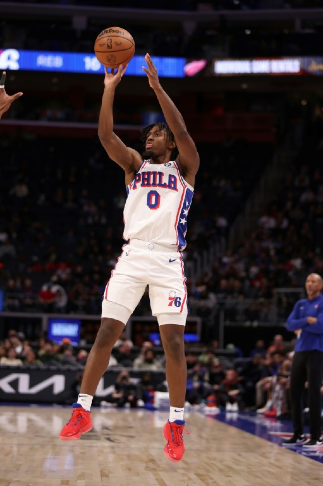 Tyrese Maxey, des Philadelphia 76ers, lors d'un match de saison régulière de NBA contre les Detroit Pistons, le 13 décembre 2023 à Détroit