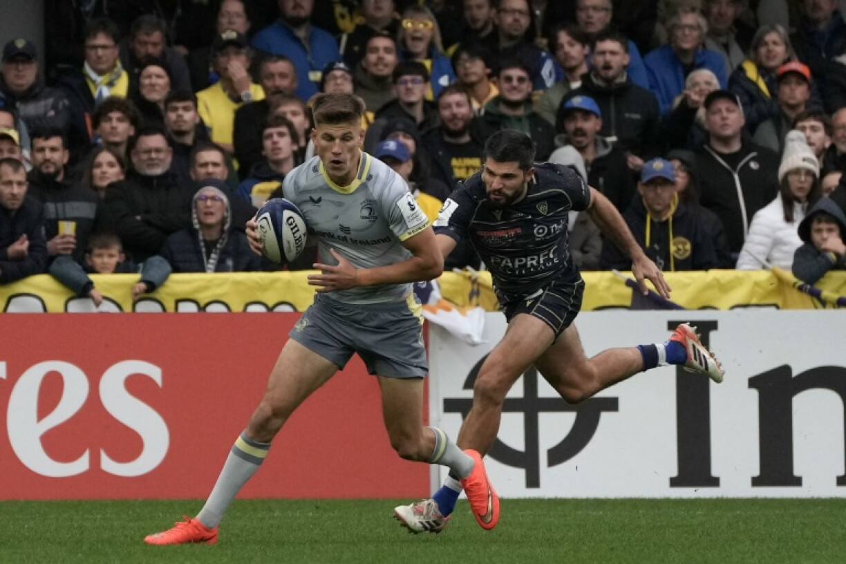 Sam Prendergast scored one of Leinster's seven tries, adding four conversions and a penalty for a personal haul of 16 points