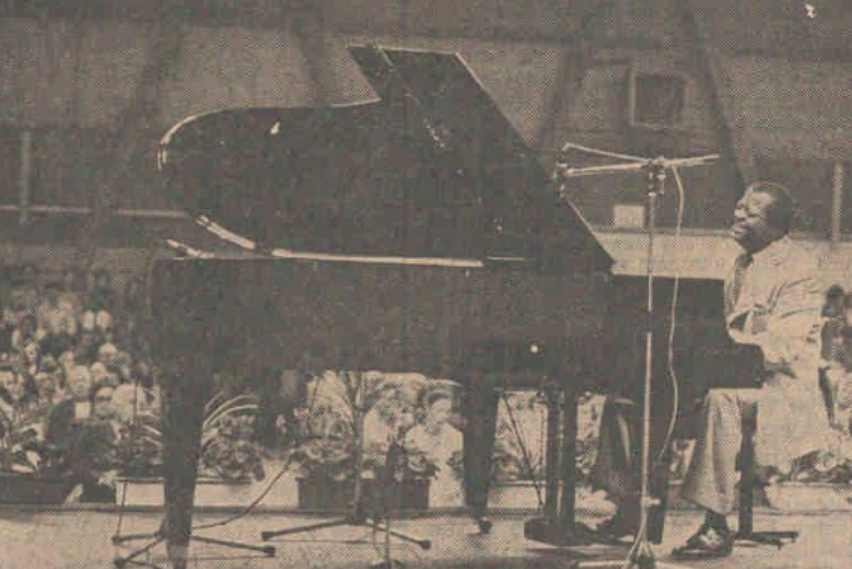 Swing and boogie-woogie time with Oscar Peterson at the Festival de Wiltz in 1975.