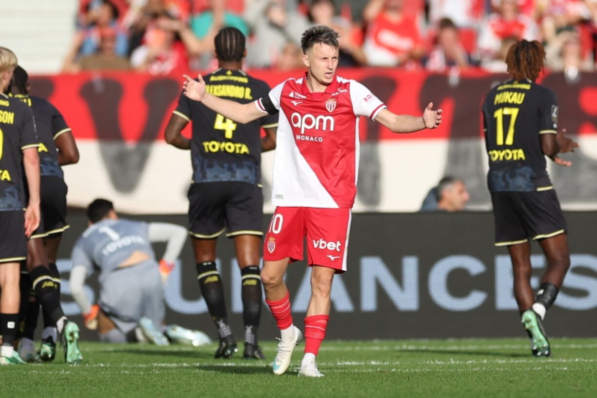 Monaco and Lille are top of Ligue 1 with 15 points