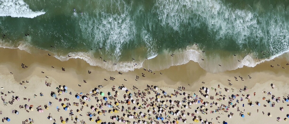 Over half of the world's oceans will change colour if sea surface temperatures continue rising