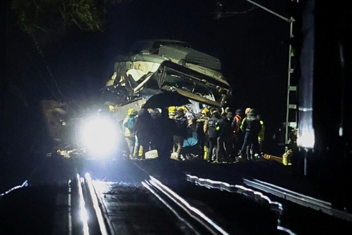 Les secours à l'oeuvre près de Gelida après un accident de train, dans la nuit du 20 au 21 janvier 2026