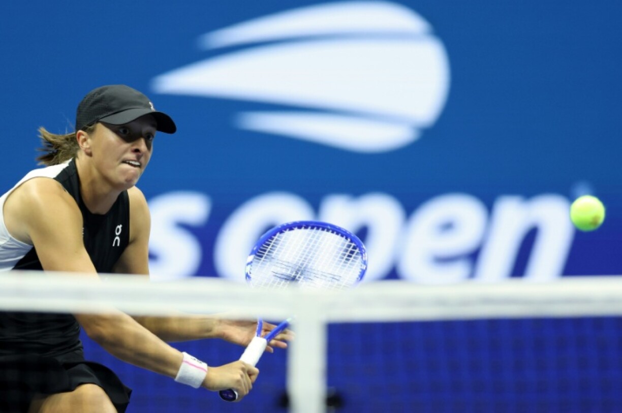 Iga Swiatek was not at her best but showed her resolve to fight off Anna Kalinskaya