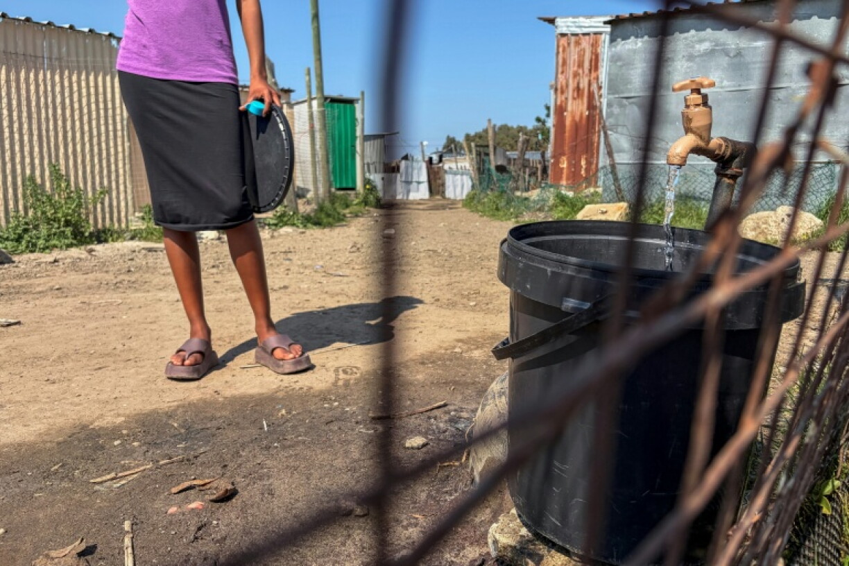 Thousands of people in Cape Town lack proper access to water and power