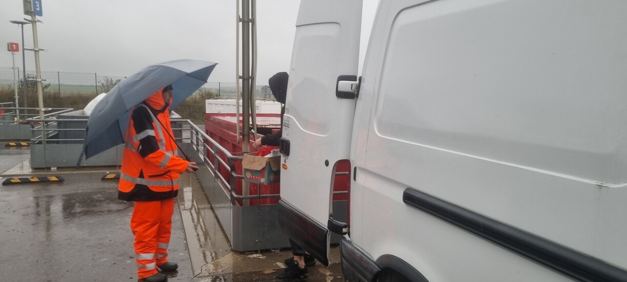 Jérôme doit estimer le volume de déchets des professionnels, pour facturer au plus près.