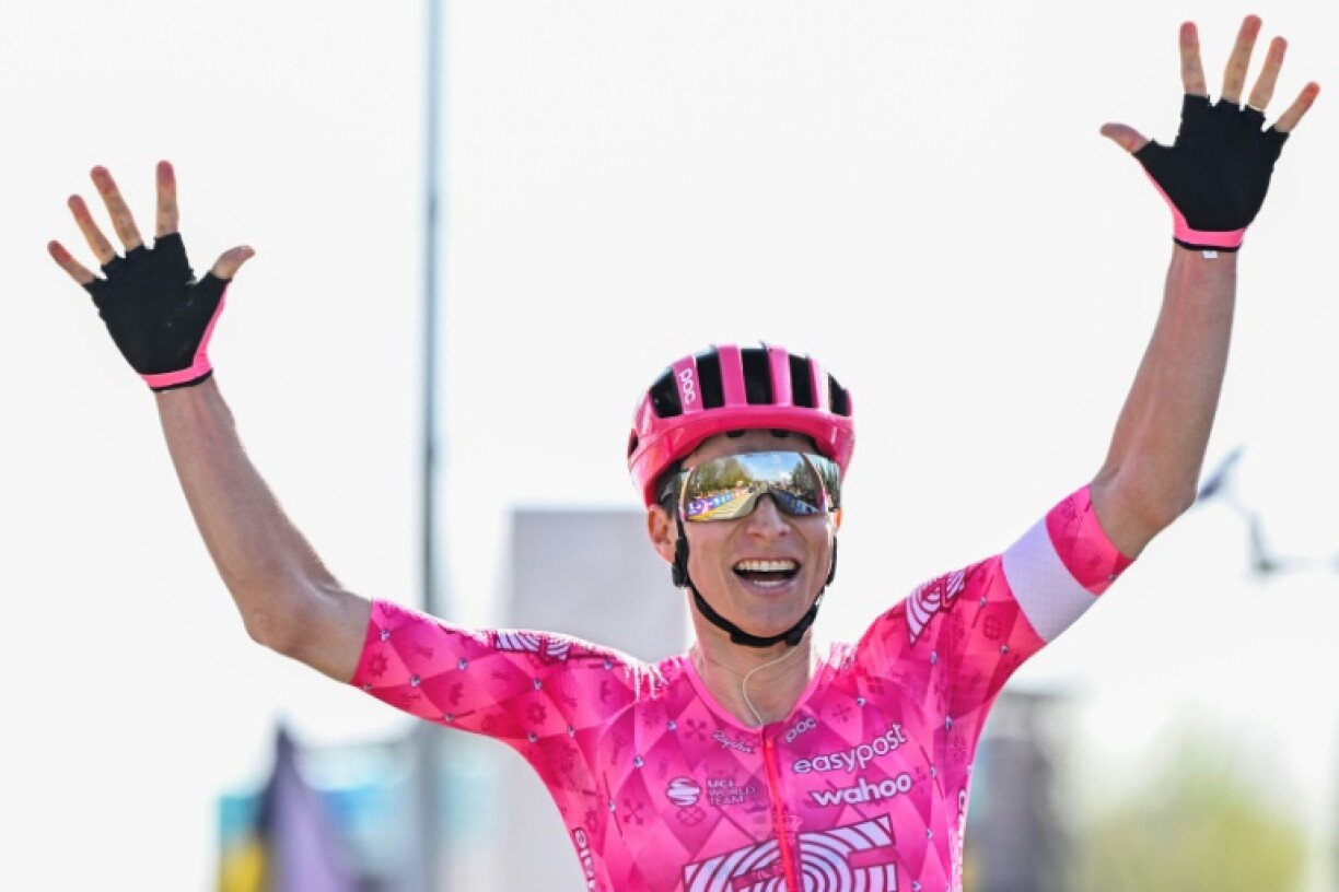 Neilson Powless foils Visma trio in Flanders