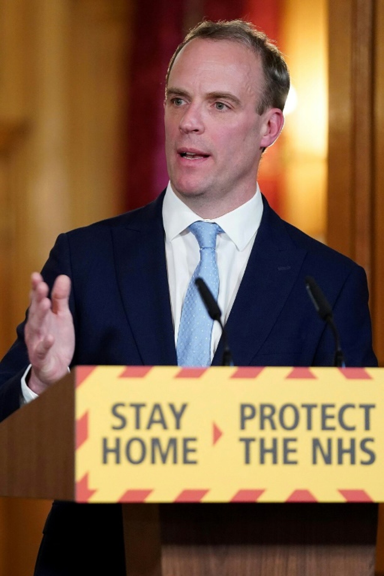 Dominic Raab lors d'une conférence de presse au 10 Downing Street, à Londres le 6 avril 2020.