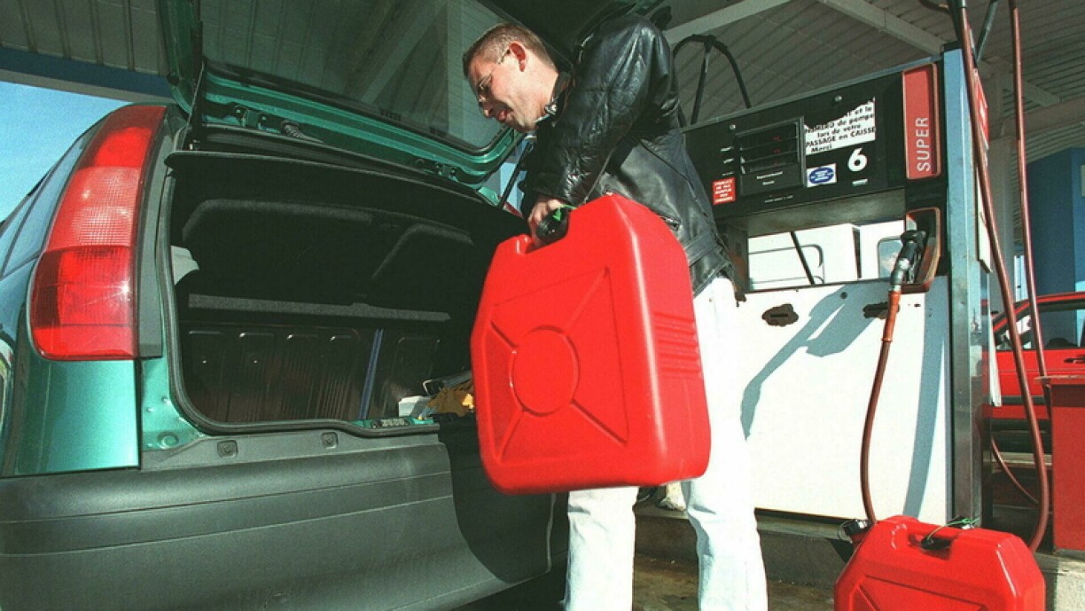 Faire des stocks de carburant à l'aide de jerricans ou de bidons va être interdit en France.
