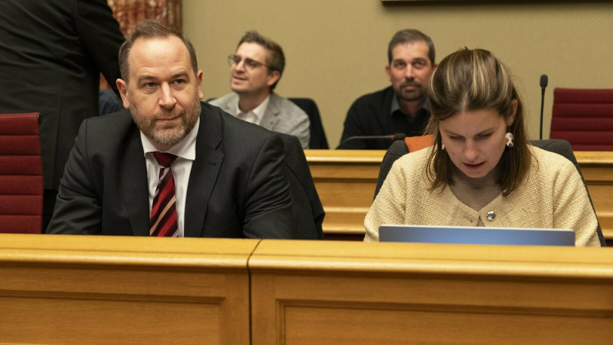 Tom Weidig next to Alexandra Schoos.