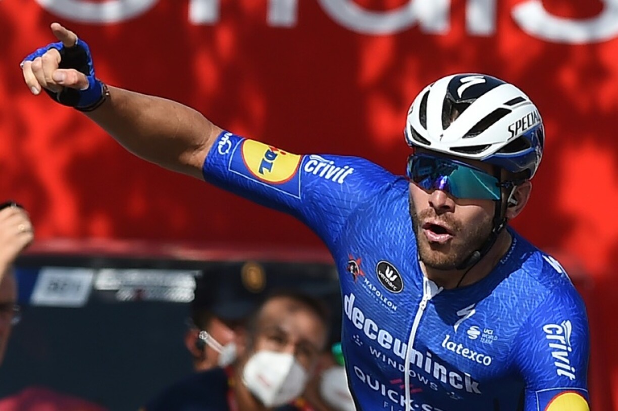 La joie du Français Florian Sénéchal, vainqueur de la 13e étape de la Vuelta, disputée entre Belmez et Villanueva de la Serena, le 27 août 2021