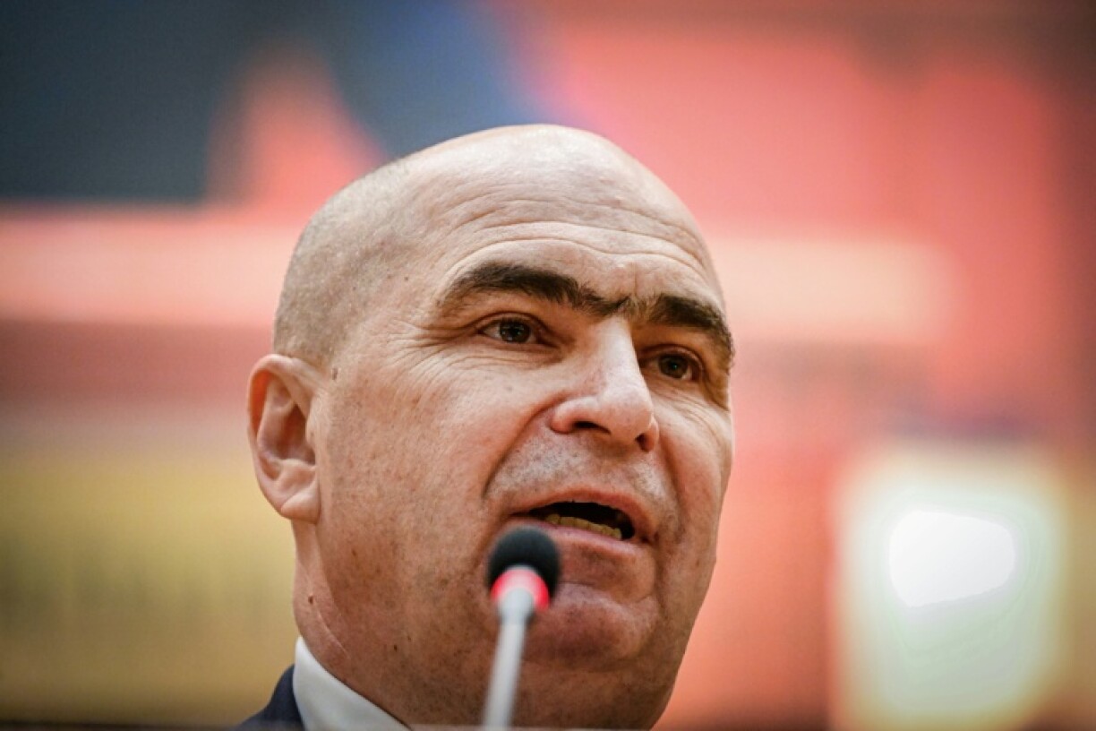 Le Premier ministre roumain Ilie Bolojan s'adresse au parlement à Bucarest le 5 mai 2026