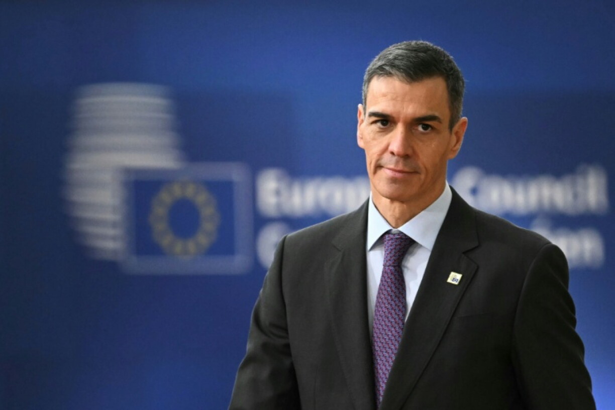 Le Premier ministre espagnol, Pedro Sánchez, arrive à Bruxelles pour participer à la réunion du Conseil européen, le 18 décembre 2025