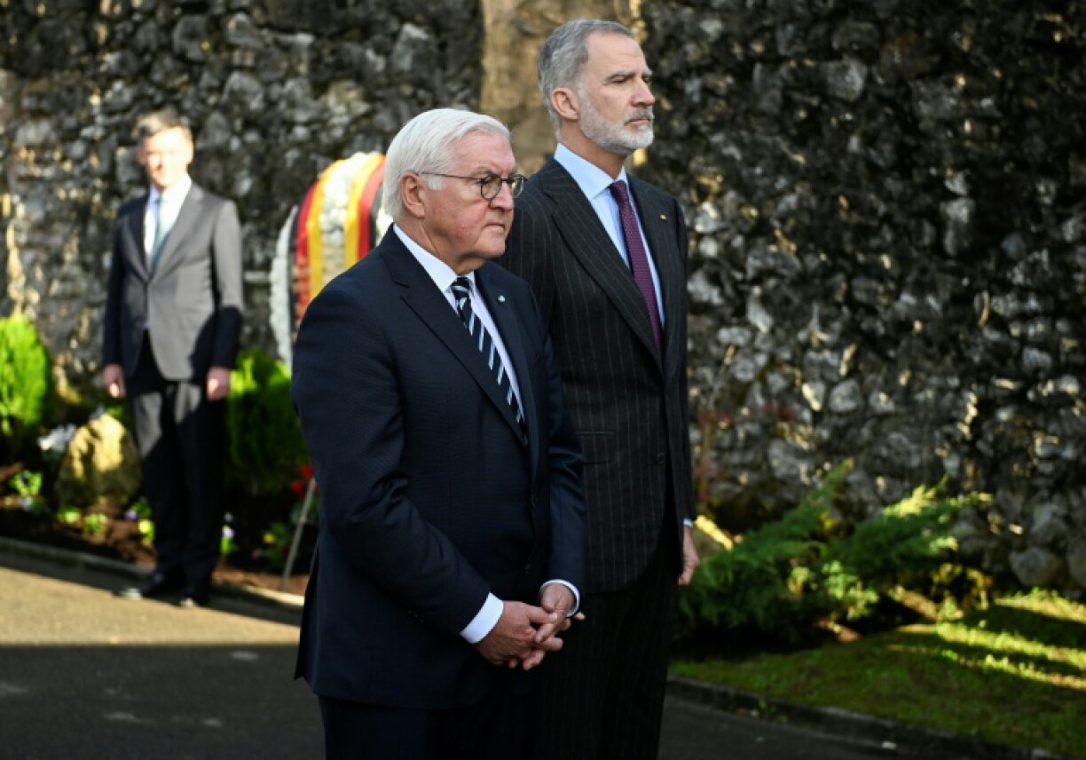 Steinmeier (L) and Spain's King Felipe VI attended Friday's ceremony in Guernica