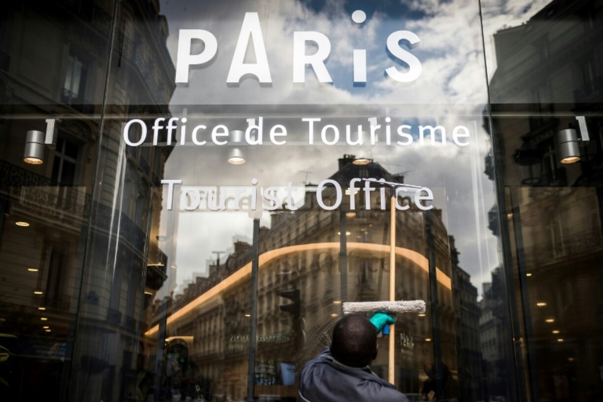 Tourist information centres are thing of the past in Paris
