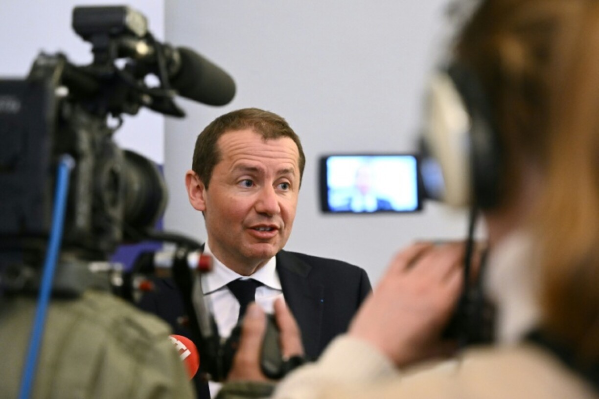 Le procureur de Mulhouse, Nicolas Heitz, s'adresse à la presse après la découverte d'un garçon nu et malnutri dans une camionnette où il était enfermé, à Hagenbach, le 10 avril 2026 dans le Haut-Rhin