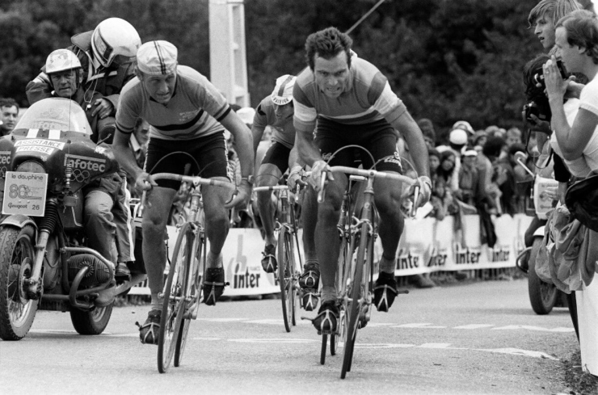 Bernard Hinault (R) 'gritted his teeth' to beat Gianbattista Baronchelli in the 1980 world championships in Sallanches in 1980
