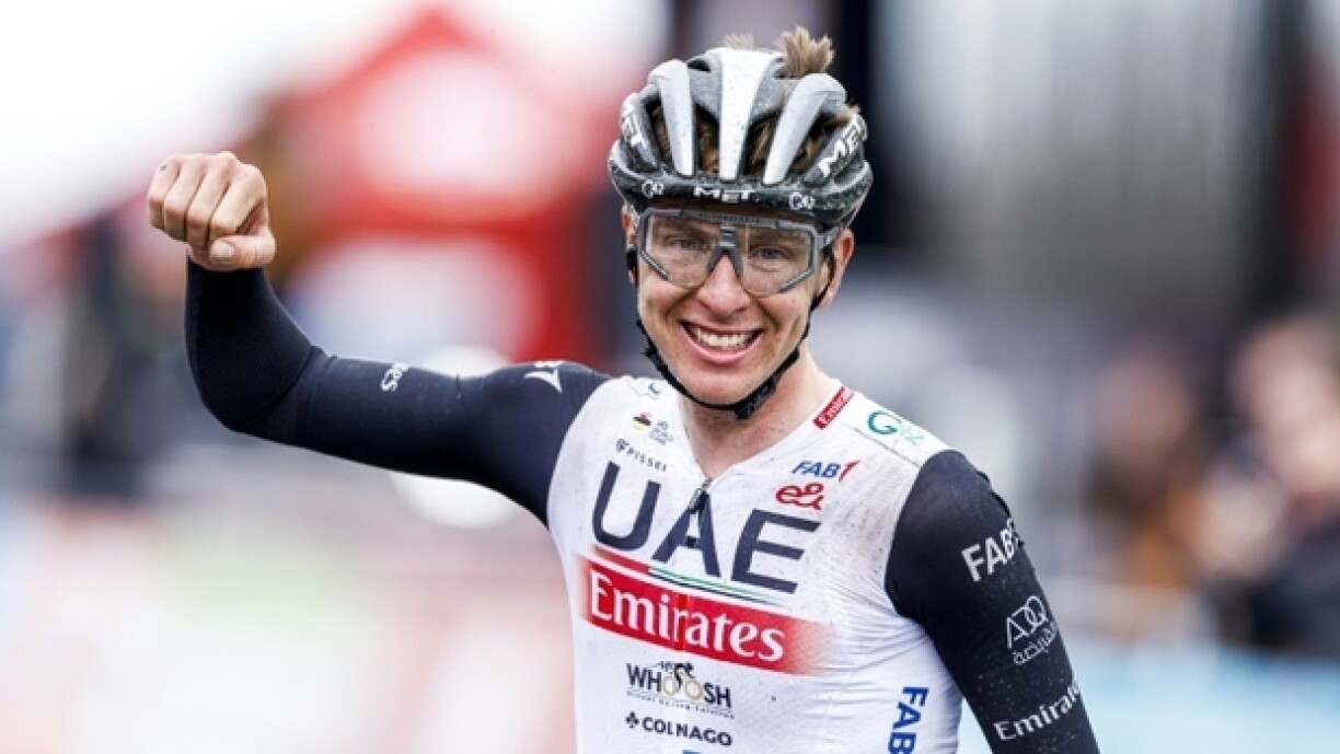 Tadej Pogacar après sa victoire dans l'Amstel Gold Race le 16 avril 2023 à Valkenburg, aux Pays-Bas. Le Slovène s'attaque le 19 avril à la Flèche wallonne, qui ne lui a pour l'instant jamais réussi