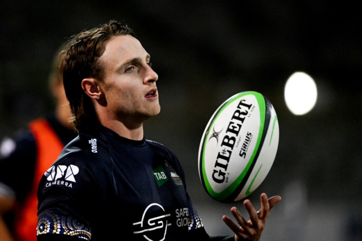 Australia international Tom Hooper has signed for English Premiership club Exeter