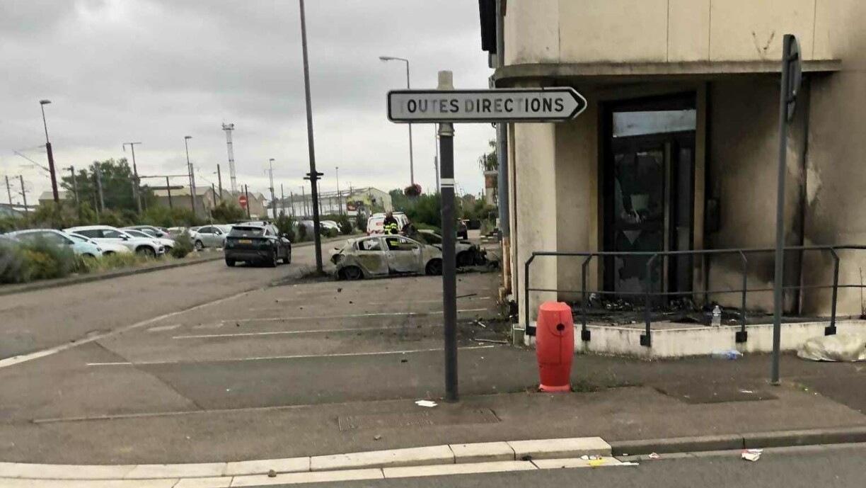 Incendie devant le commissariat de police d'Hagondange dans la nuit du 29 au 30 juin 2023