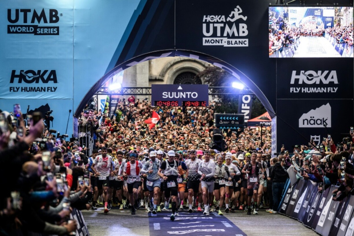 Les 2.500 participants au départ de la 23e édition de l'Ultra Trail du Mont Blanc (UTMB) à Chamonix le 28 août 2026