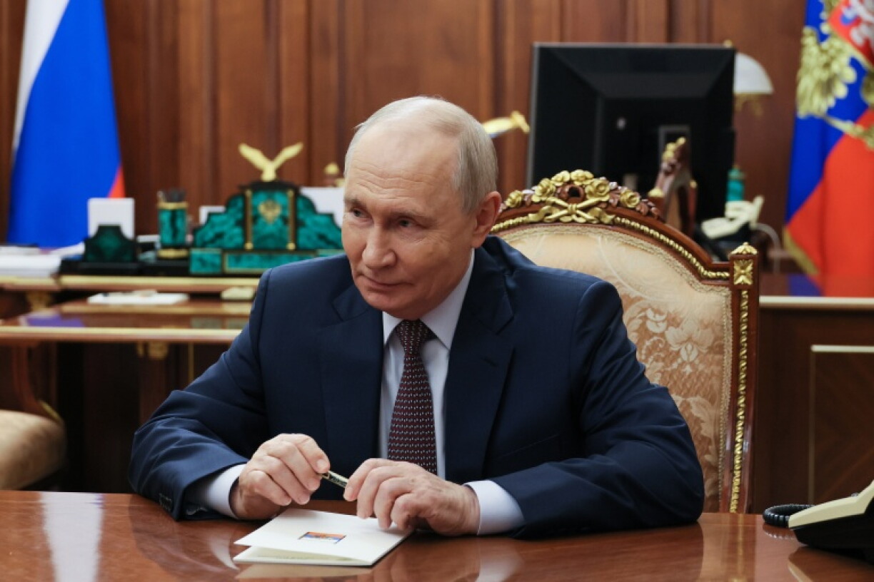 Russia's President Vladimir Putin has reportedly sought a summit with the Chinese and US leaders to discuss the Ukraine war