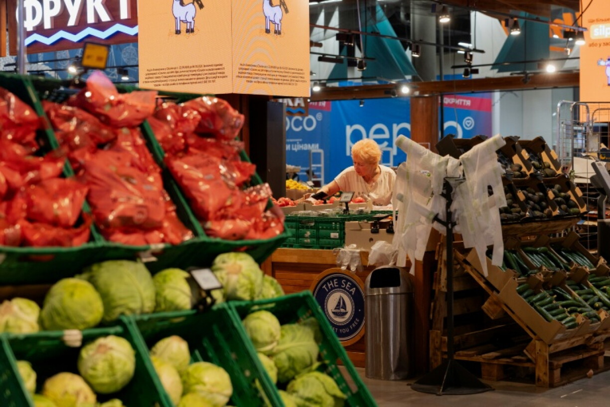 The government has urged retailers to rethink their supply chains and to decentralise logistics