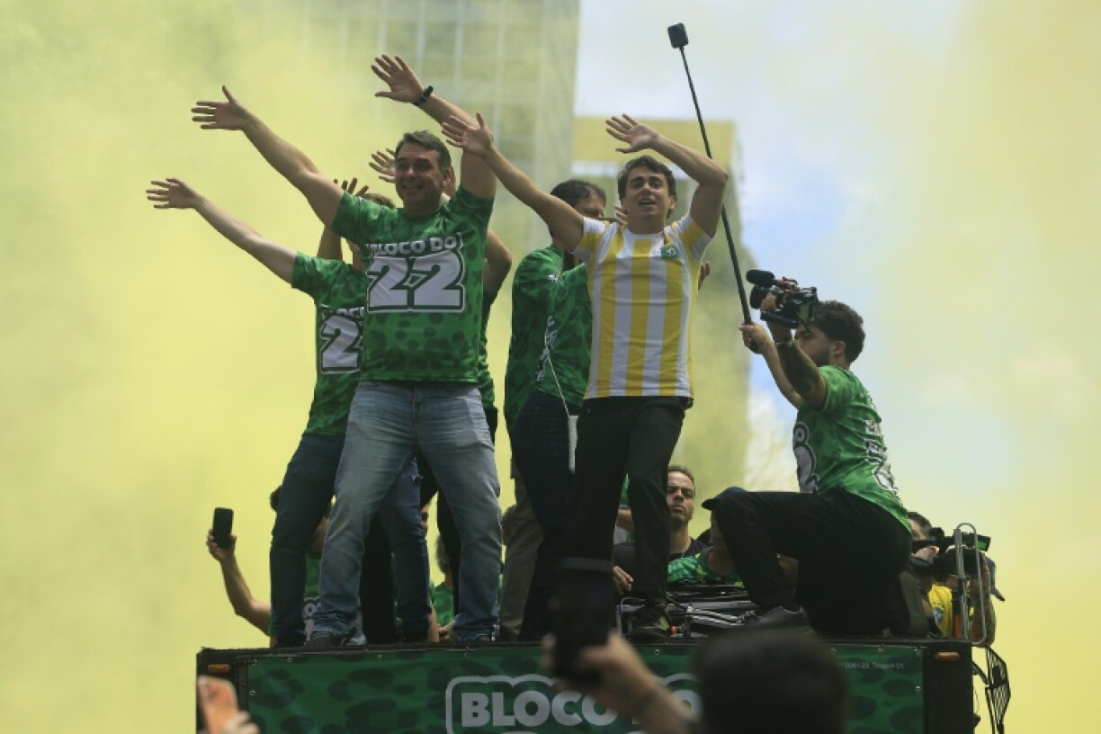 On the campaign trail, Bolsonaro displayed the relaxed Carioca style and language that the city of Rio is known for, dancing to funk music along with young right-wing influencers