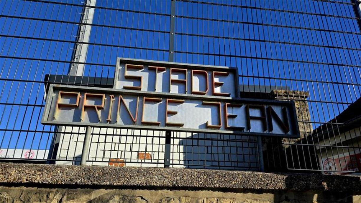 Le coup d'envoi du match a été sifflé samedi à 14h30 à Merl.