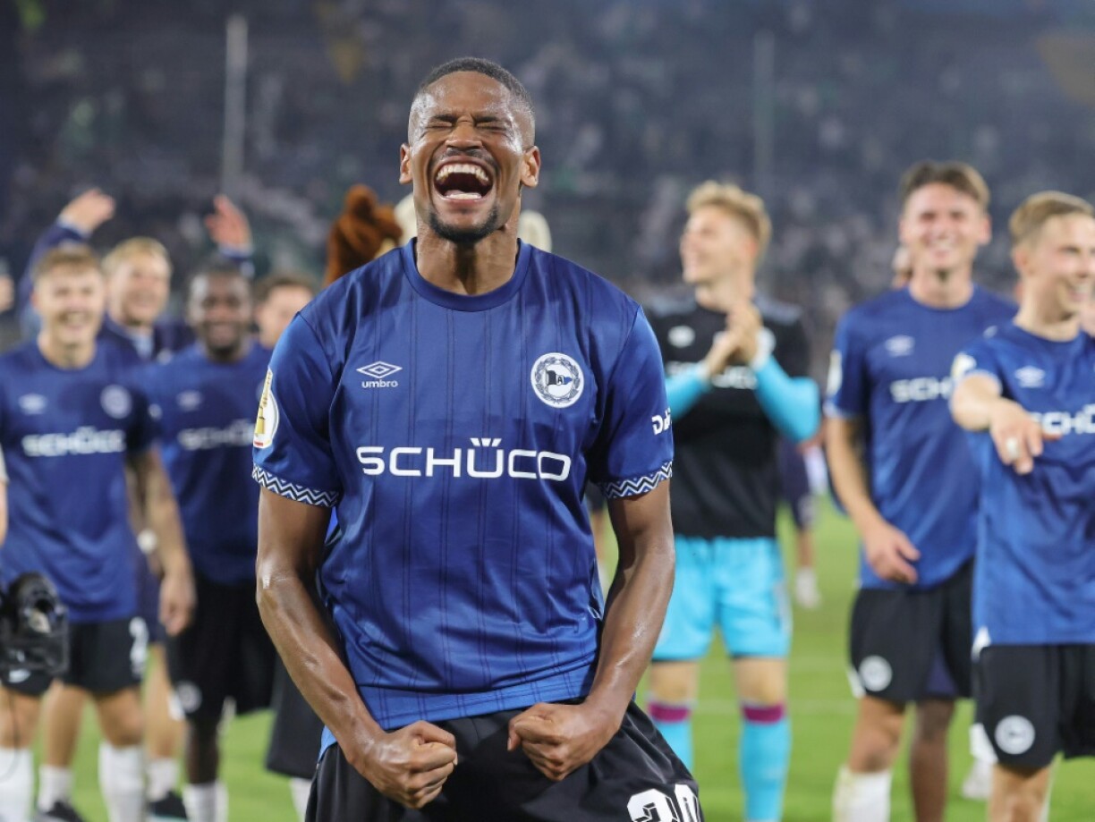 De Matchwinner vu Bielefeld Isaiah Young.
