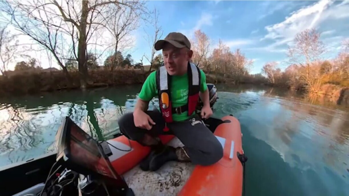 Ccapture d'écran d'une vidéo du youtubeur et plongeur Jeremy Sides sur sa chaîne