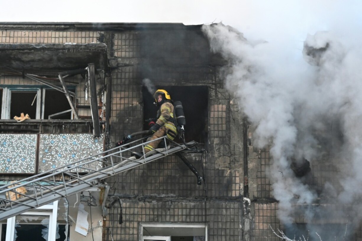 Un immeuble touché par une frappe russe à Kharkiv, en Ukraine, le 3 février 2026