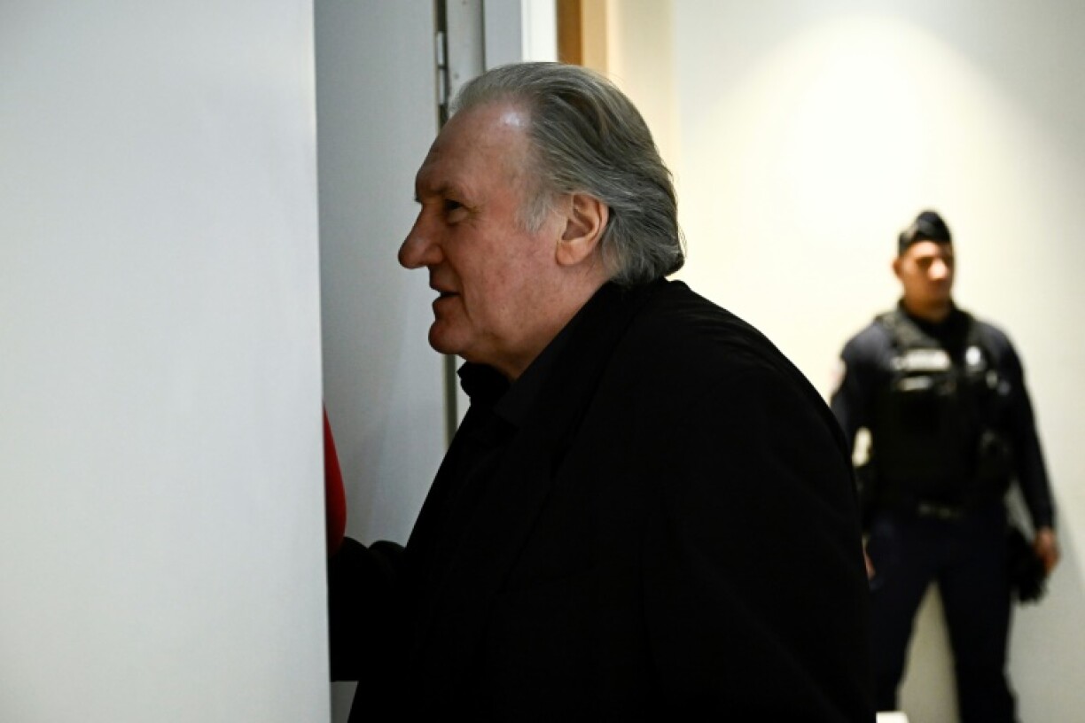 Gérard Depardieu au tribunal de Paris, où il est jugé pour agression sexuelle, le 27 mars 2025