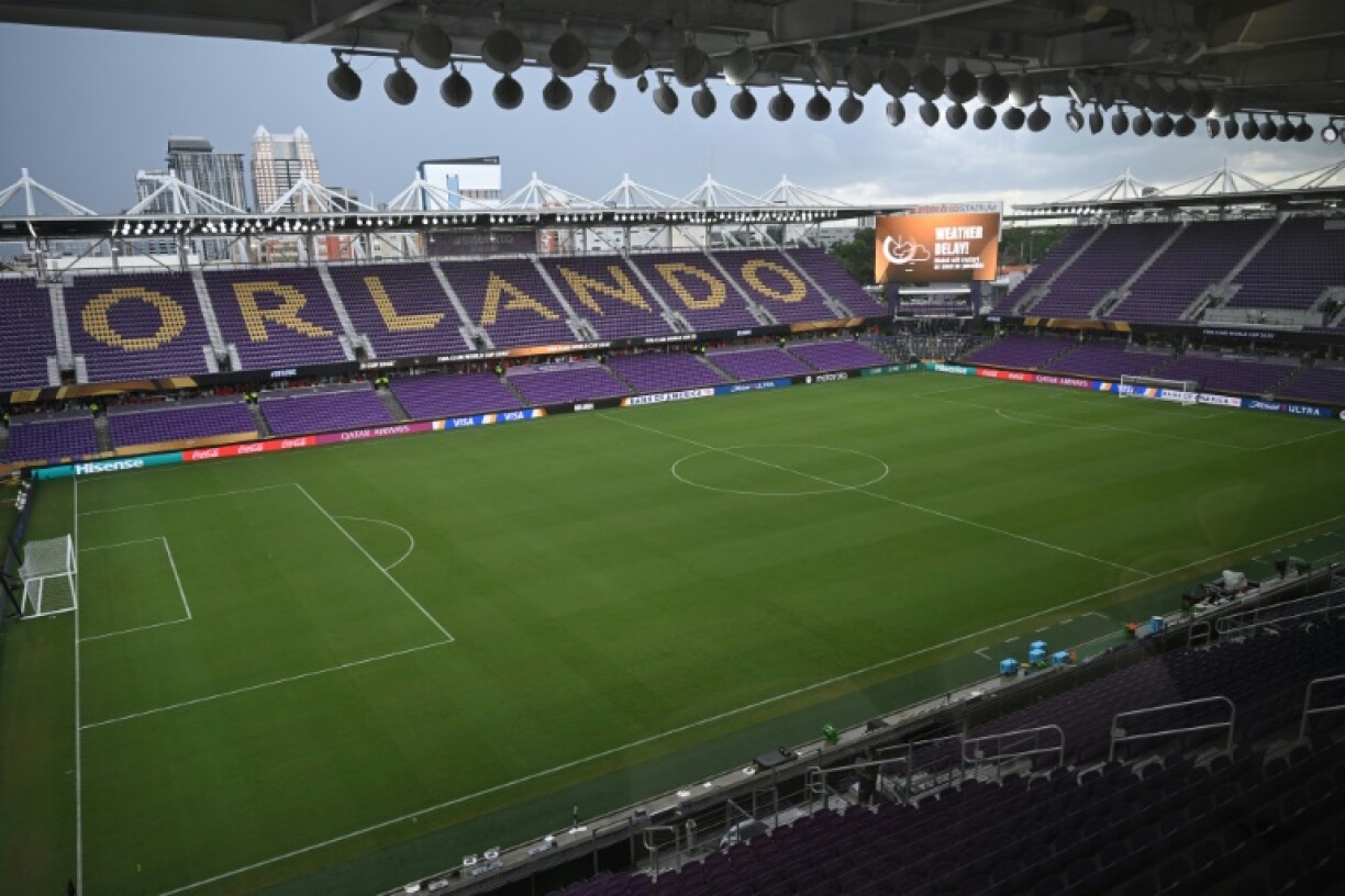Benfica and Auckland City's Club World Cup game is one of five matches at the tournament halted due to bad weather