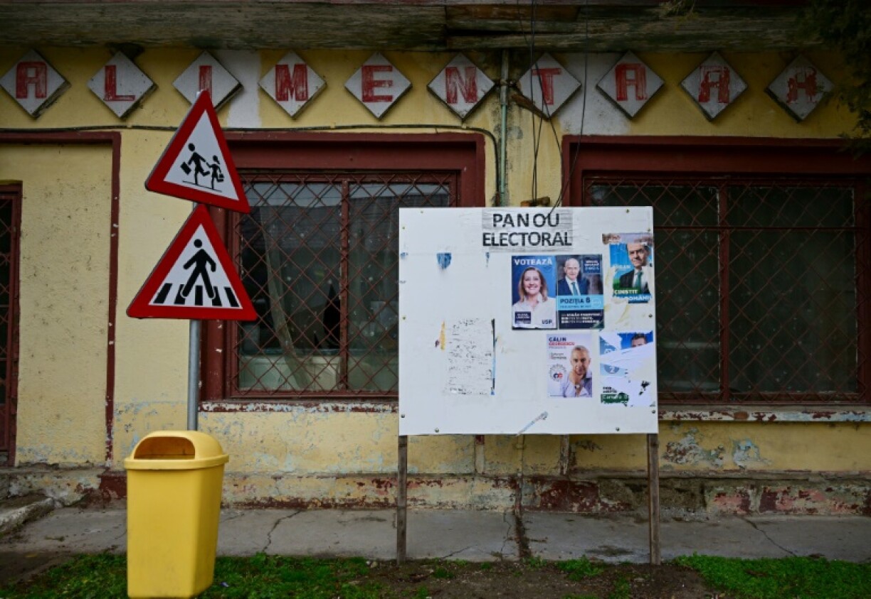 Georgescu will face centrist small-town mayor Elena Lasconi in the run-off