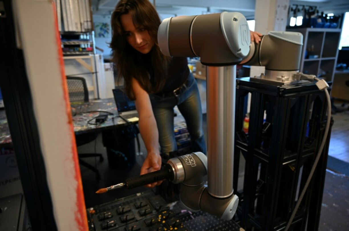 Chloe Ryan, the founder of Acrylic Robotics