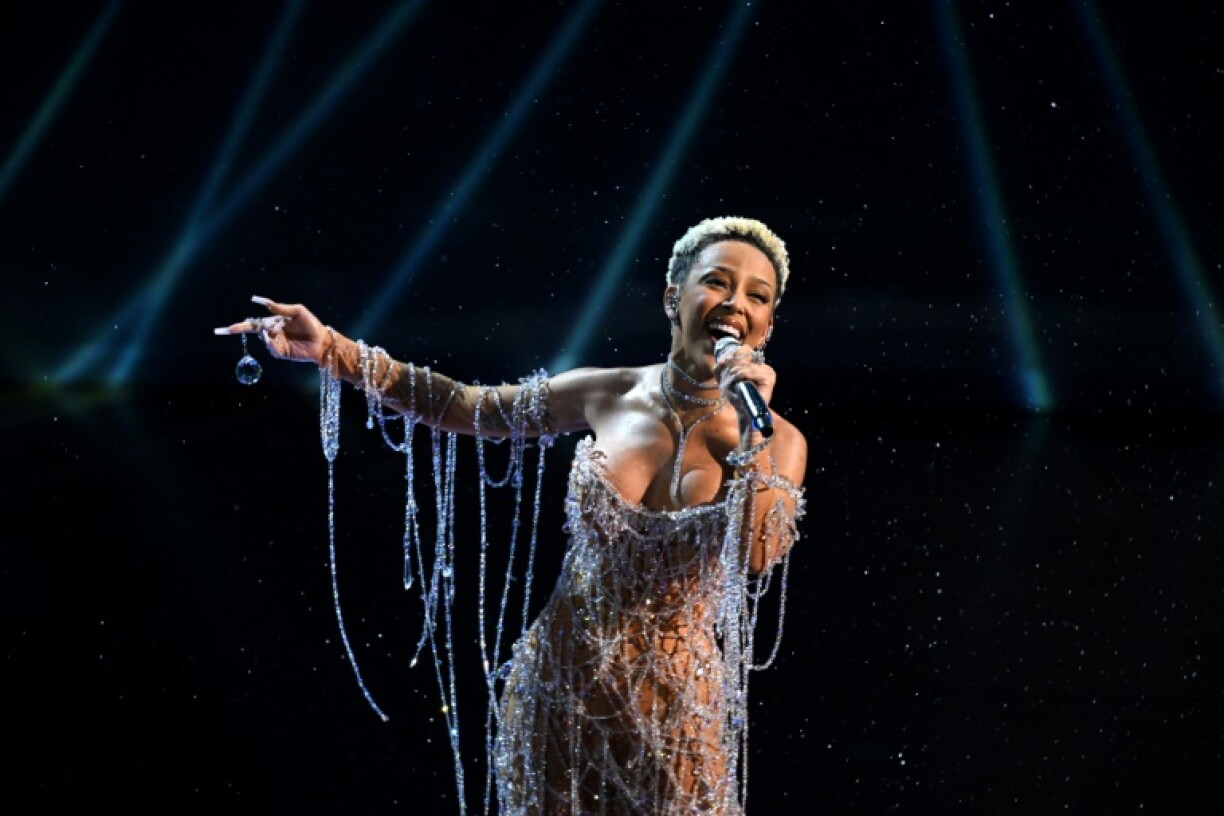 Doja Cat performed in a James Bond-themed medley during the 97th annual Academy Awards