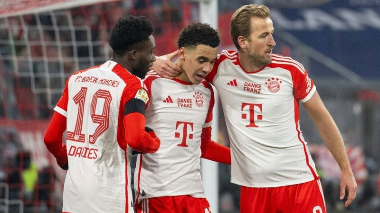 Musiala (Mëtt) a Kane (riets) treffe fir d'Bayern