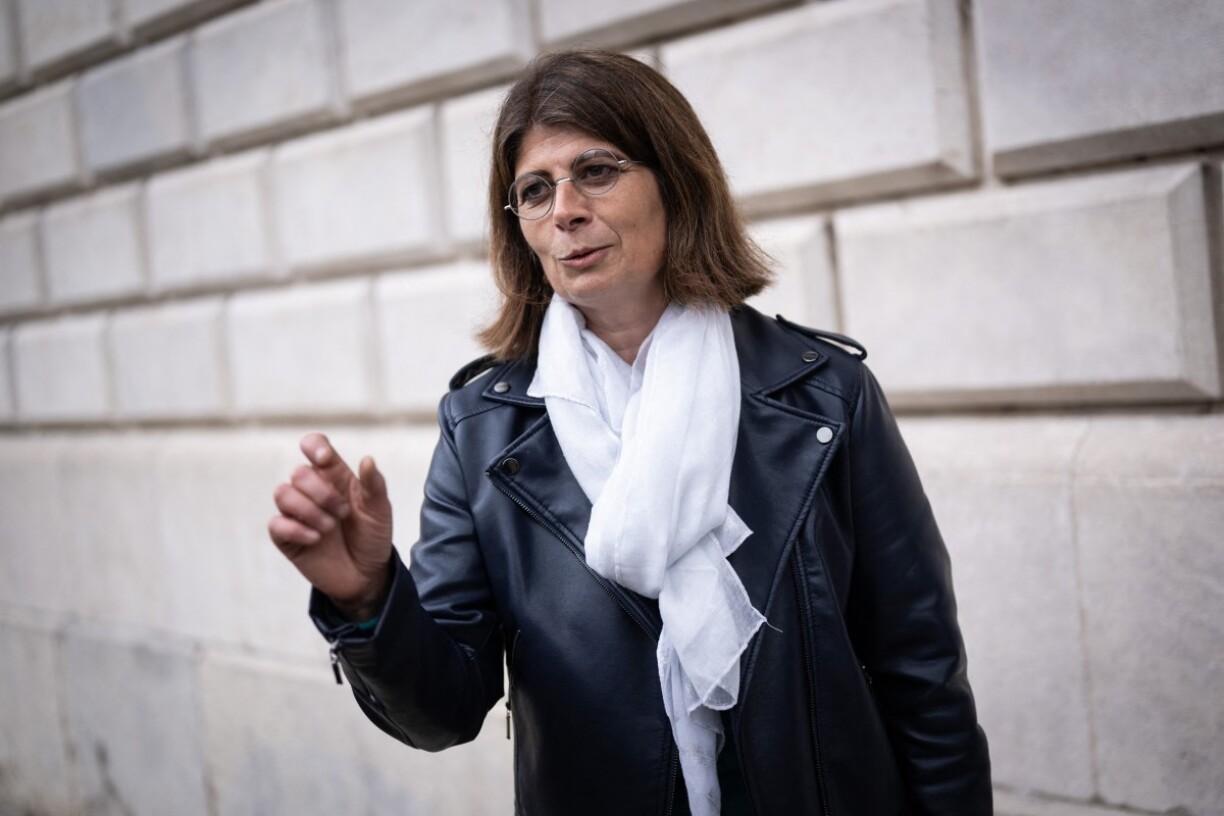 Lanceuse d'alerte, Sophie Rollet se bat depuis dix ans pour faire reconnaître la responsabilité du géant américain des pneumatiques.