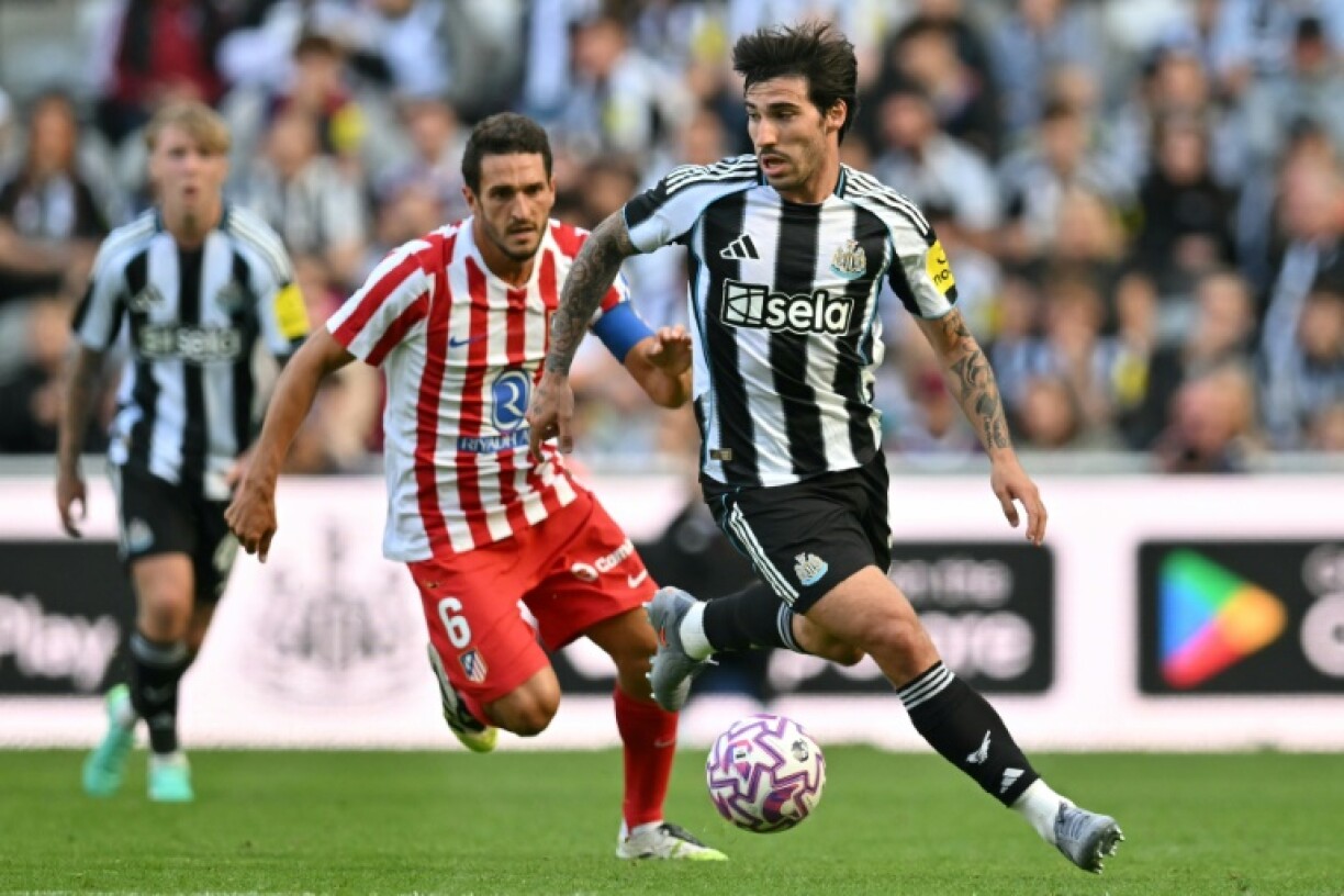 Sandro Tonali (R) has been picked by Gennaro Gattuso for Italy's World Cup qualifiers with Estonia and Israel