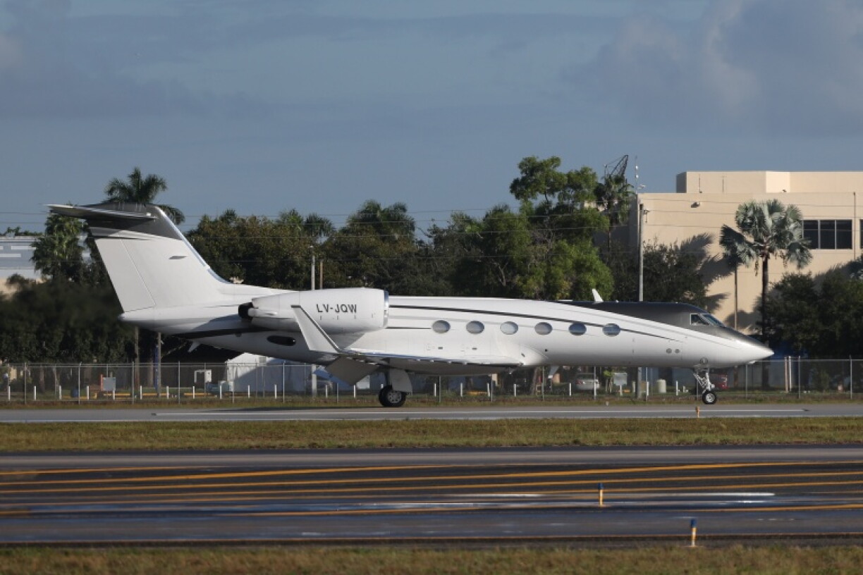 Arrivée du jet privé transportant Flavio Bolsonaro à l'aéroport Opa Locka de Miami, le 28 octobre 2026