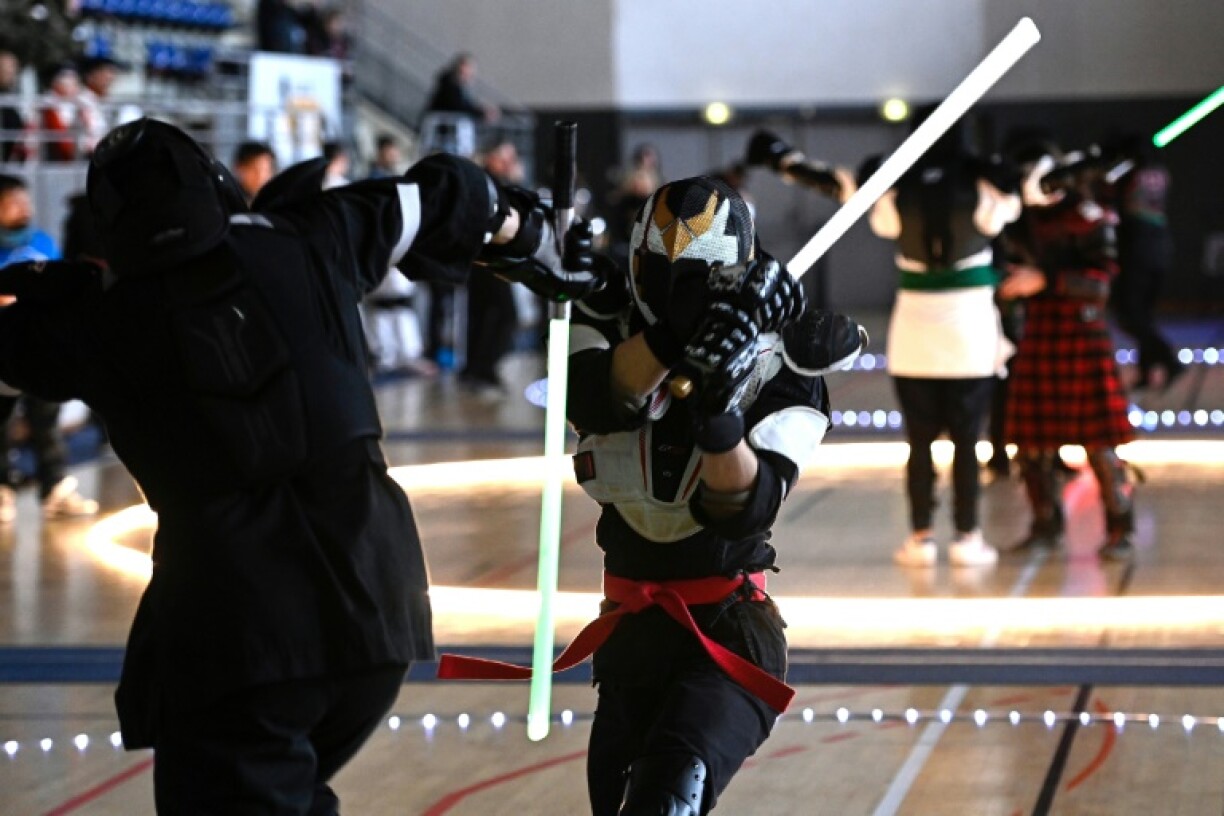 Des compétiteurs lors du premier Championnat de France de sabre laser, le 18 février 2023 à Longeville-lès-Metz (Moselle)