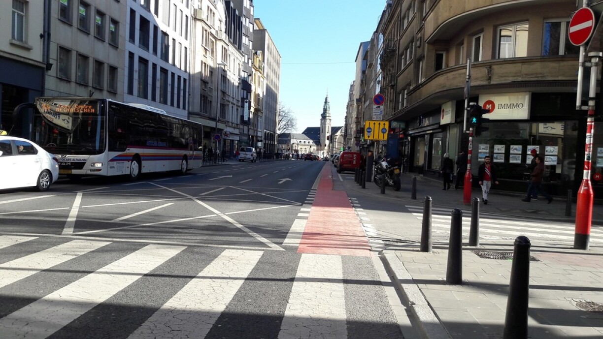 Elle relie la place de Paris à la place de la Gare: voici la bande cyclable la plus détestée de Luxembourg-ville.