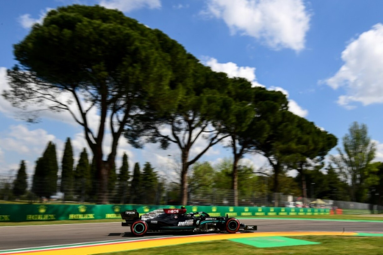 Le Finlandais Valtteri Bottas lors d'une séance d'entraînement sur le circuit d'Imola, en Italie, le 16 avril 2021
