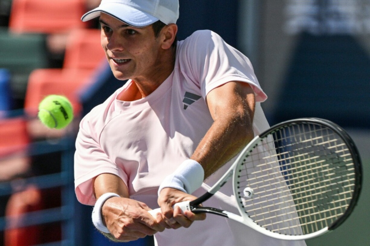 Rising Spanish star Rafael Jodar was warned for unsportsmanlike conduct after shouting an expletive at a ballboy in the fourth round of the Shanghai Masters
