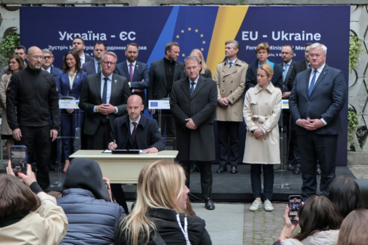 EU foreign ministers gathered in Lviv in a show of support for Ukraine