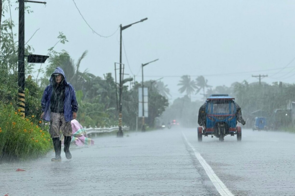 Dans la province de Cagayan, aux Philippines, pendant le passage du super typhon Ragasa, le 22 septembre 2025